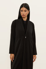 Muna in Black