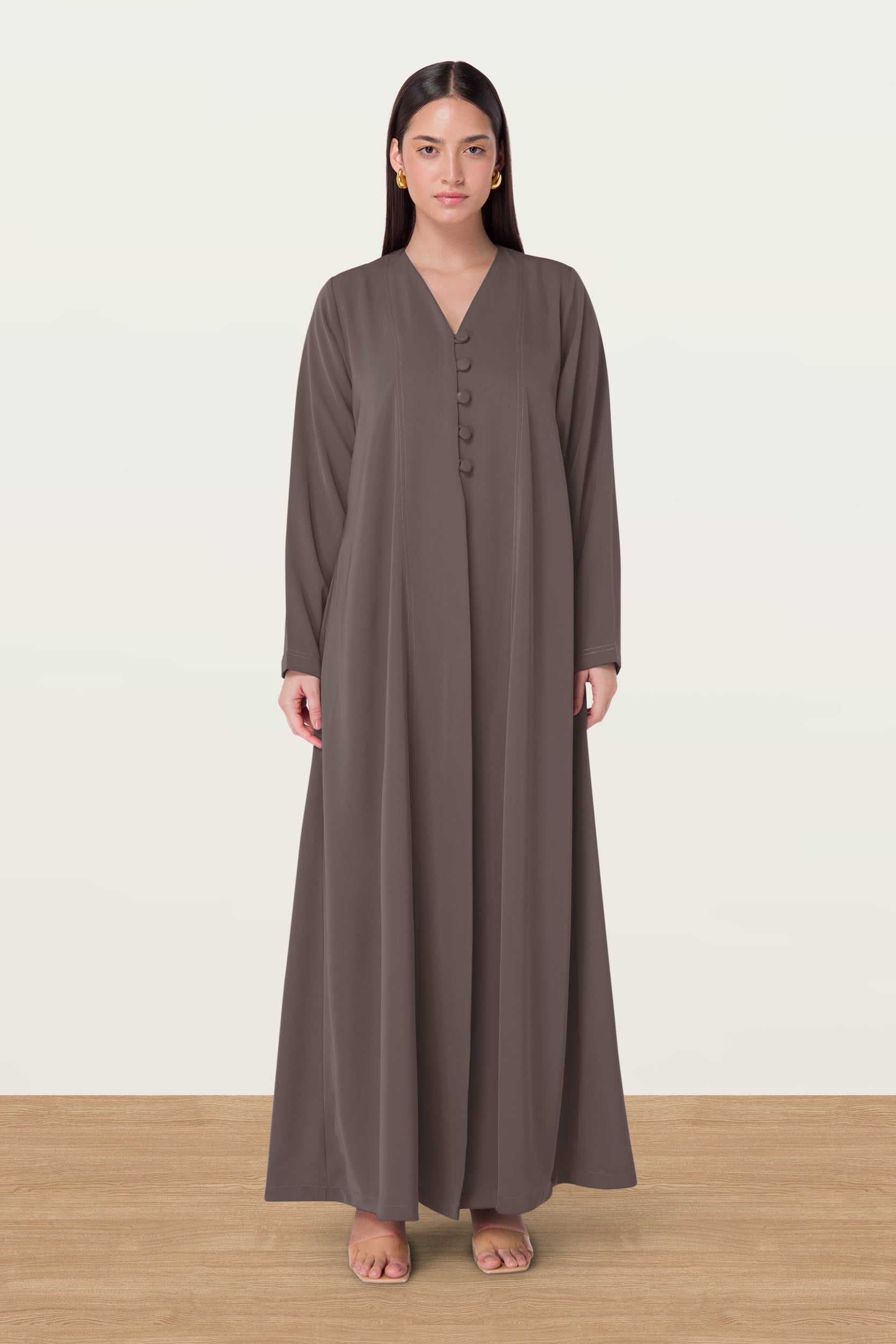 Raya in Taupe