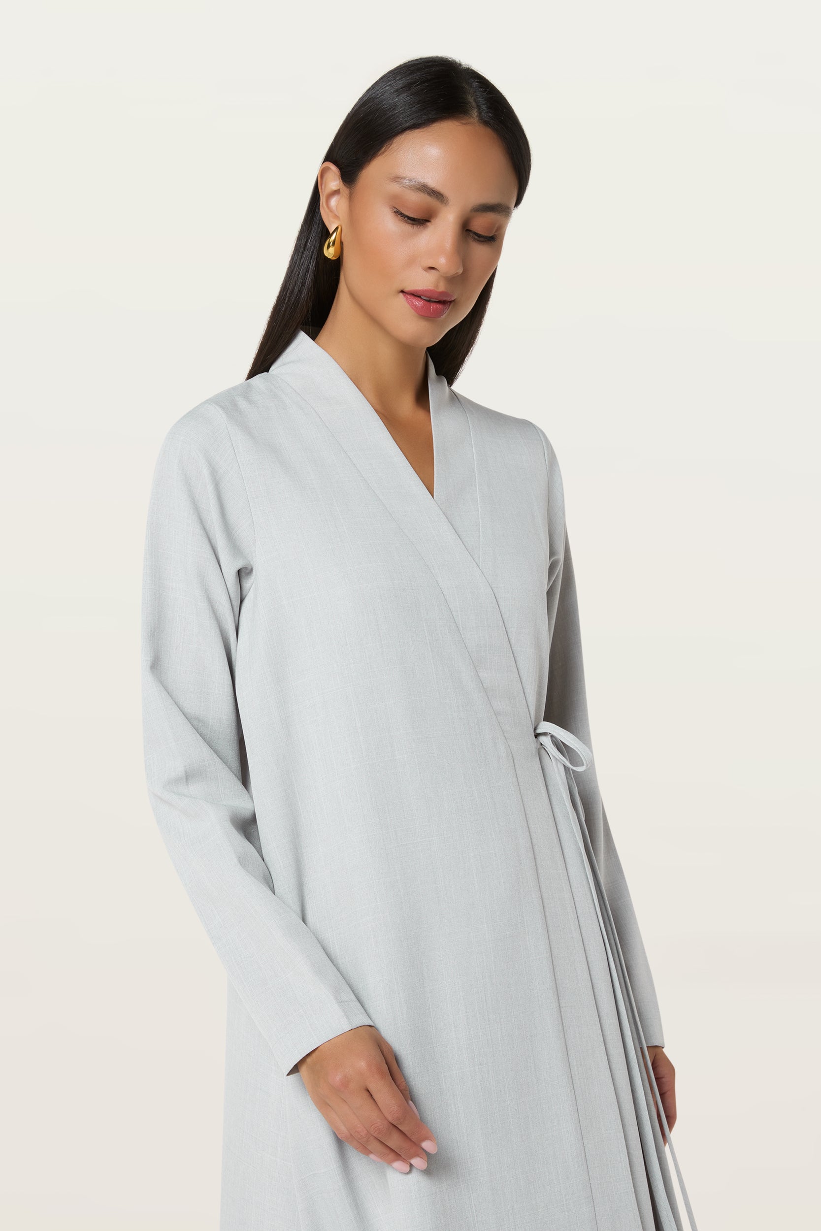 Elyan in Grey