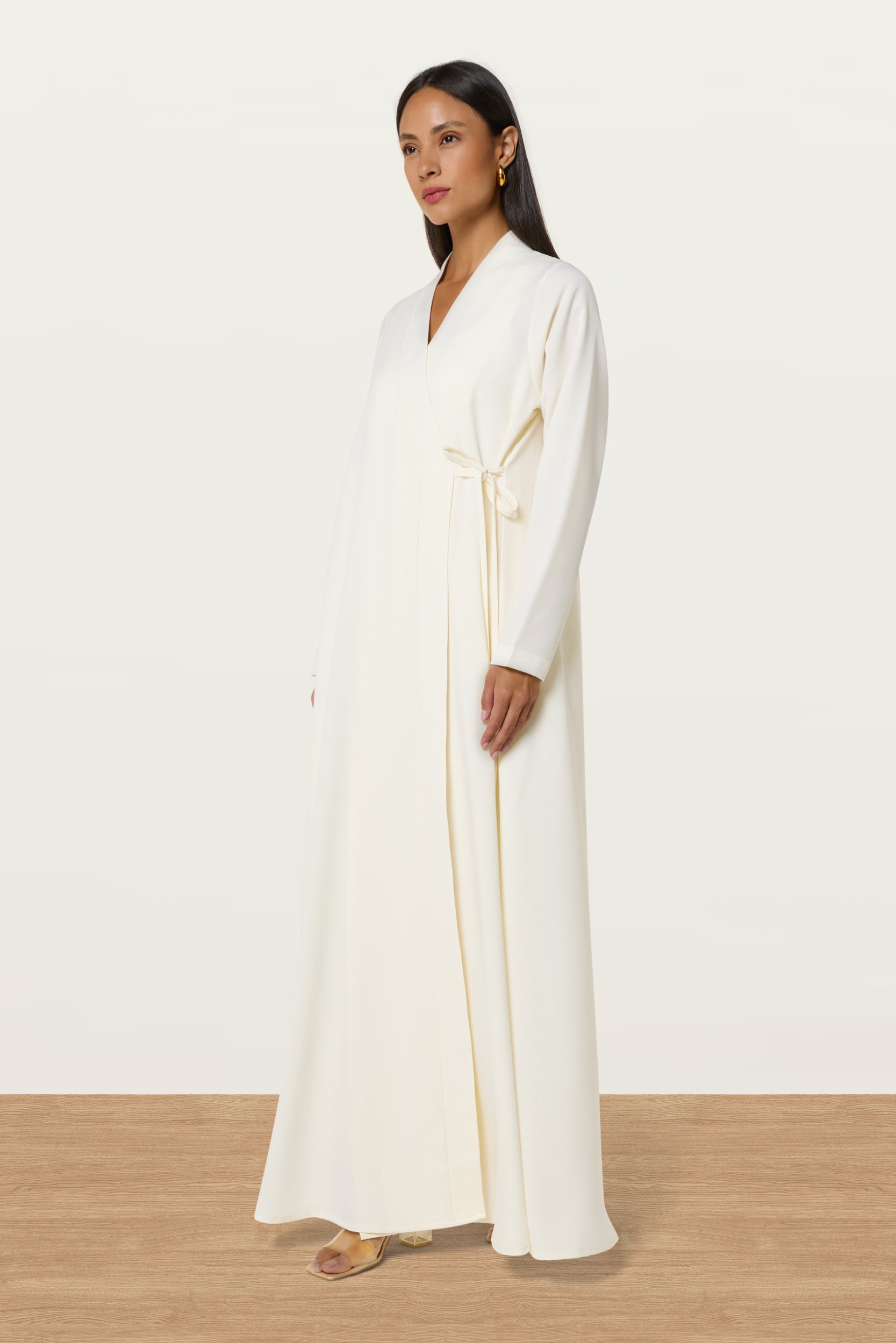 Elyan in Off-white