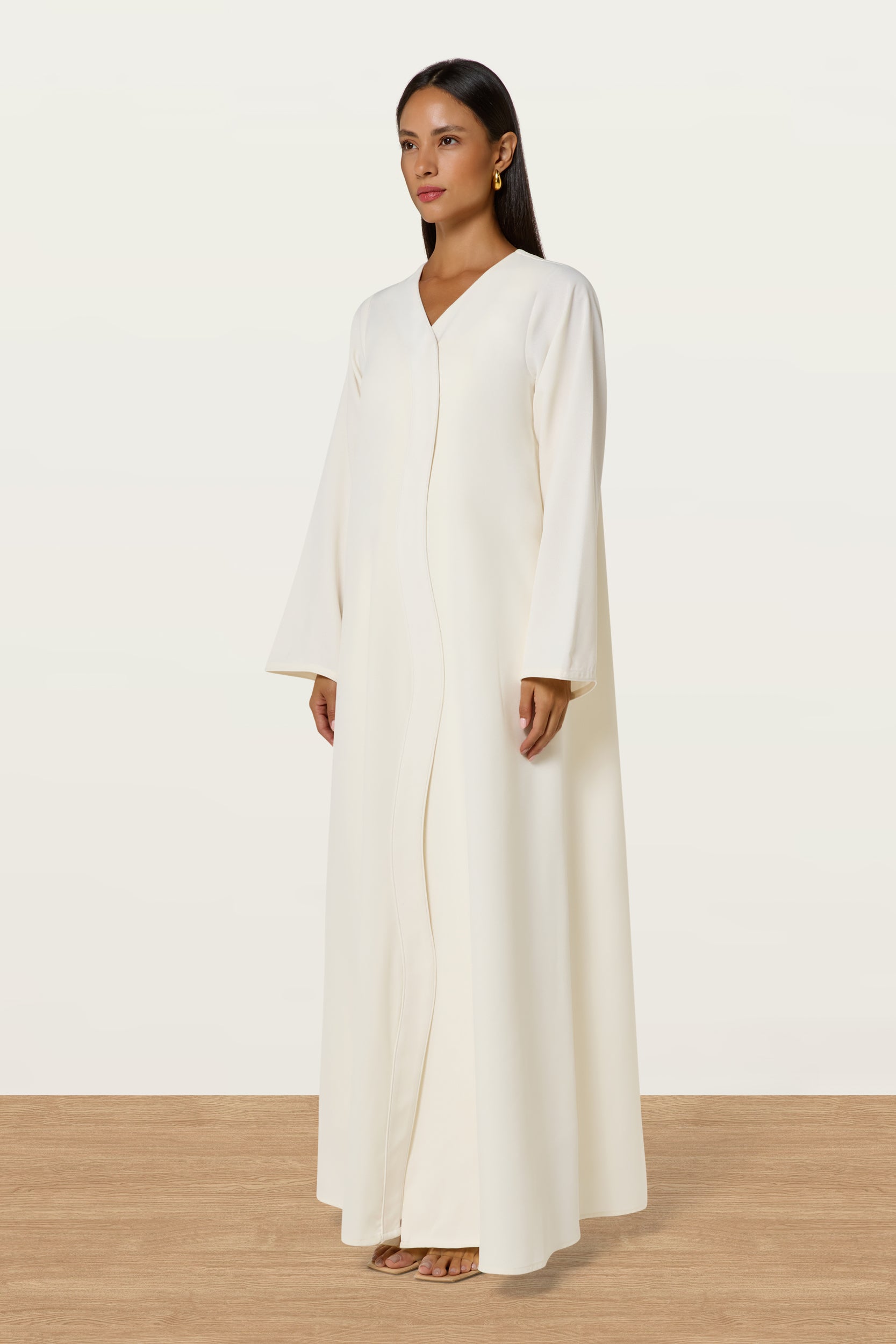 Nama in Off-White