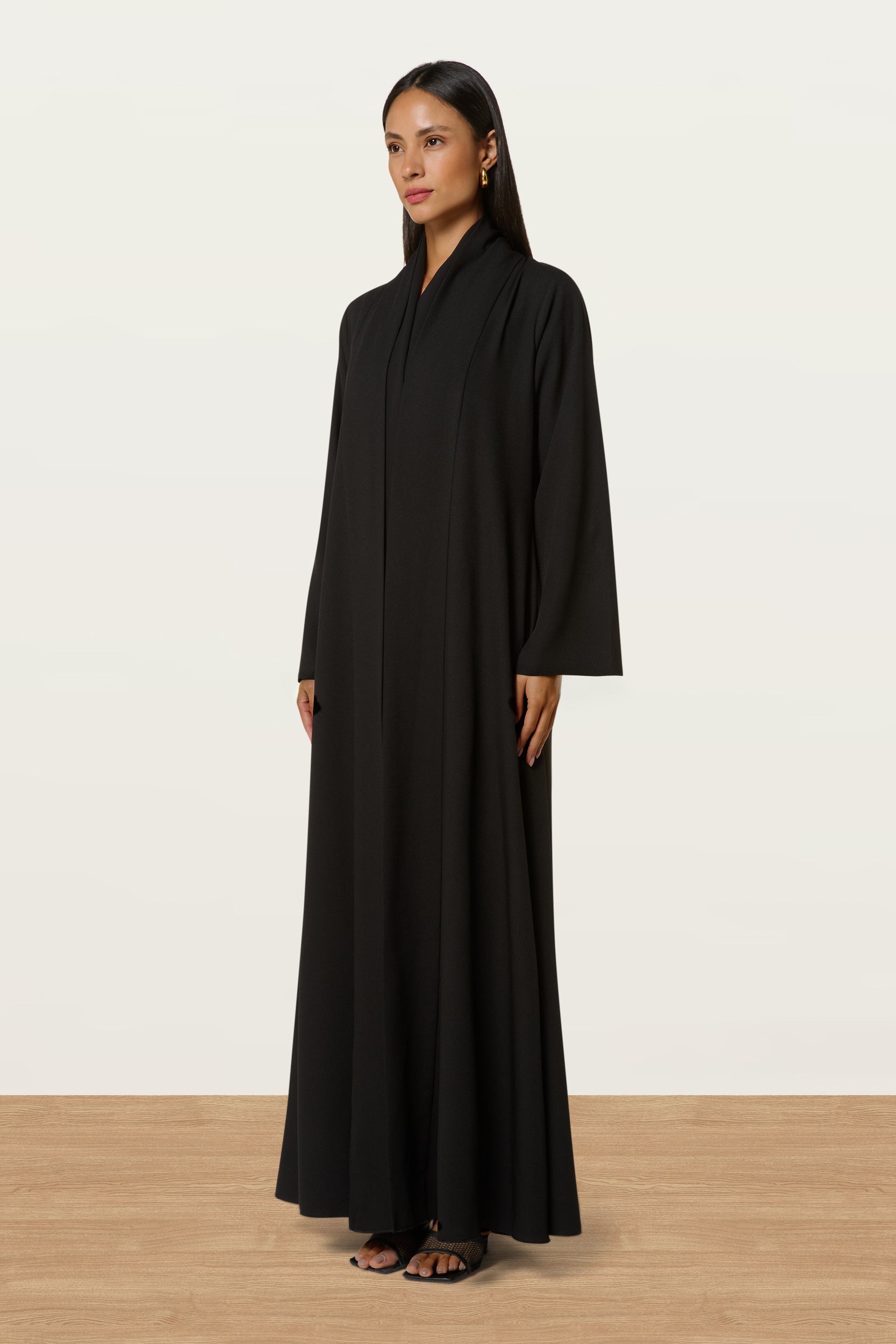 Mizna in Black