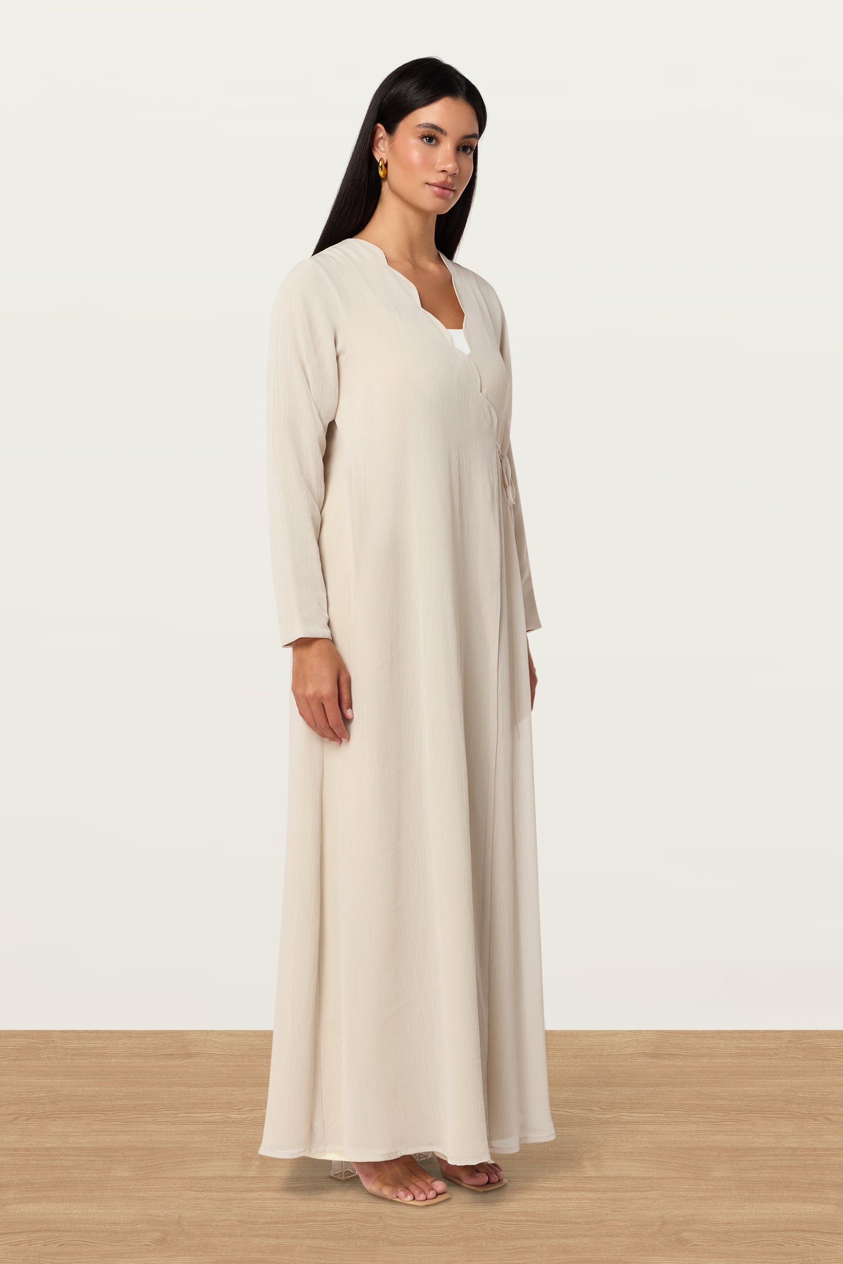 Manal in Beige