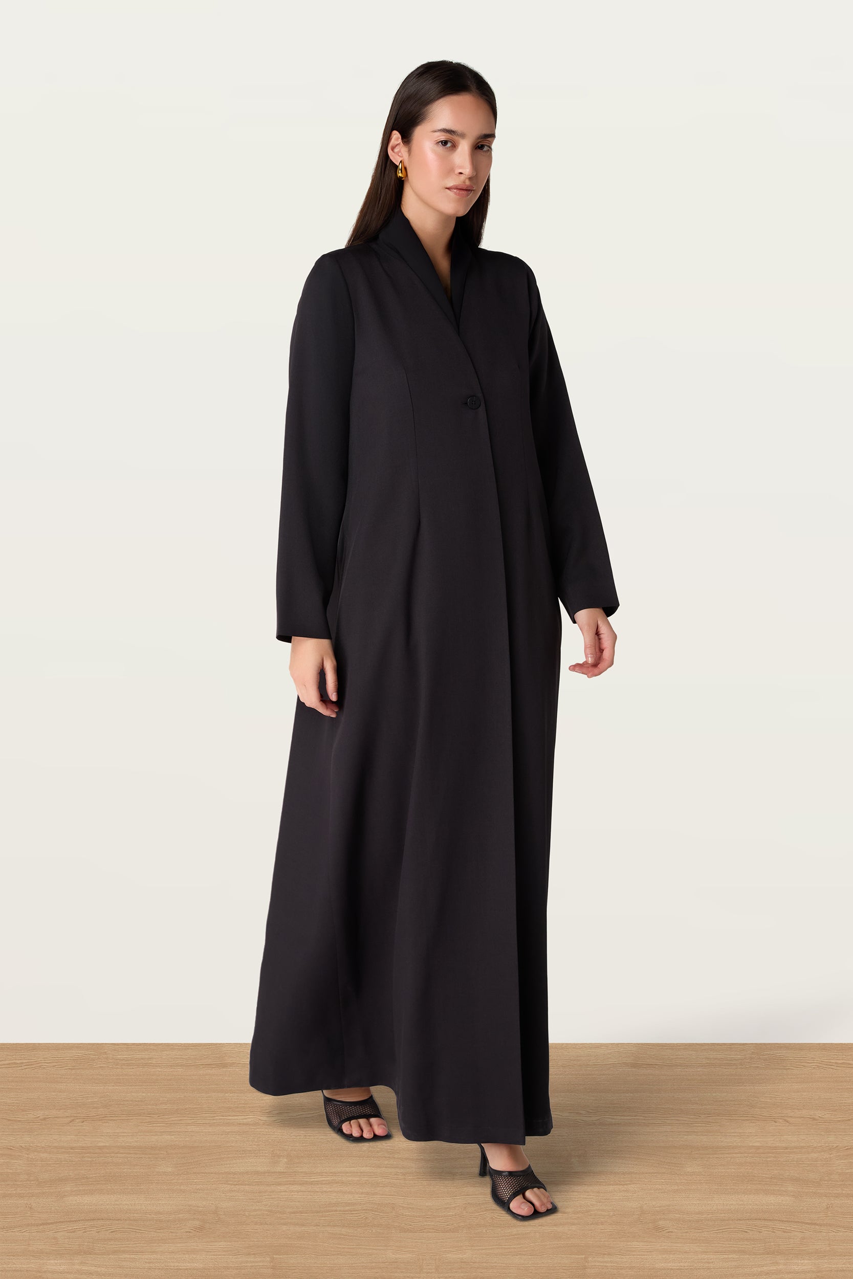 Maram in Black