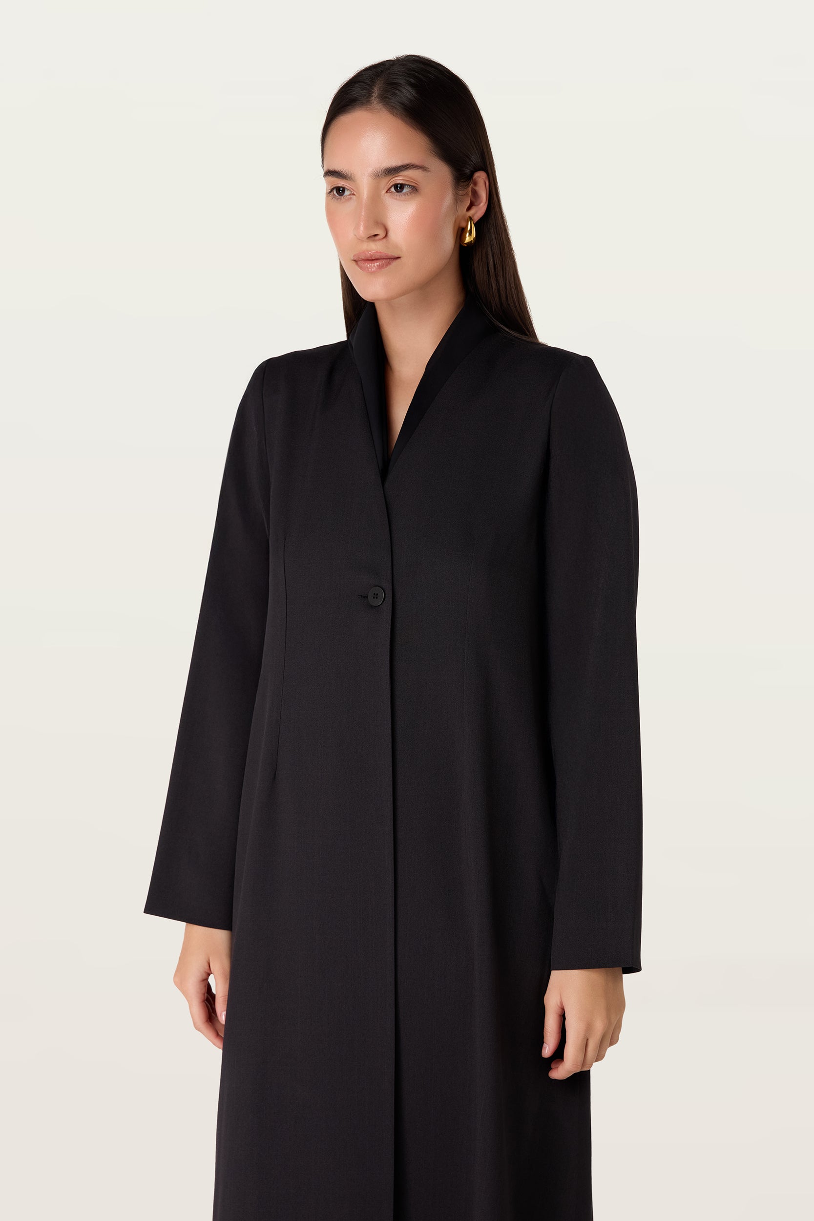 Maram in Black