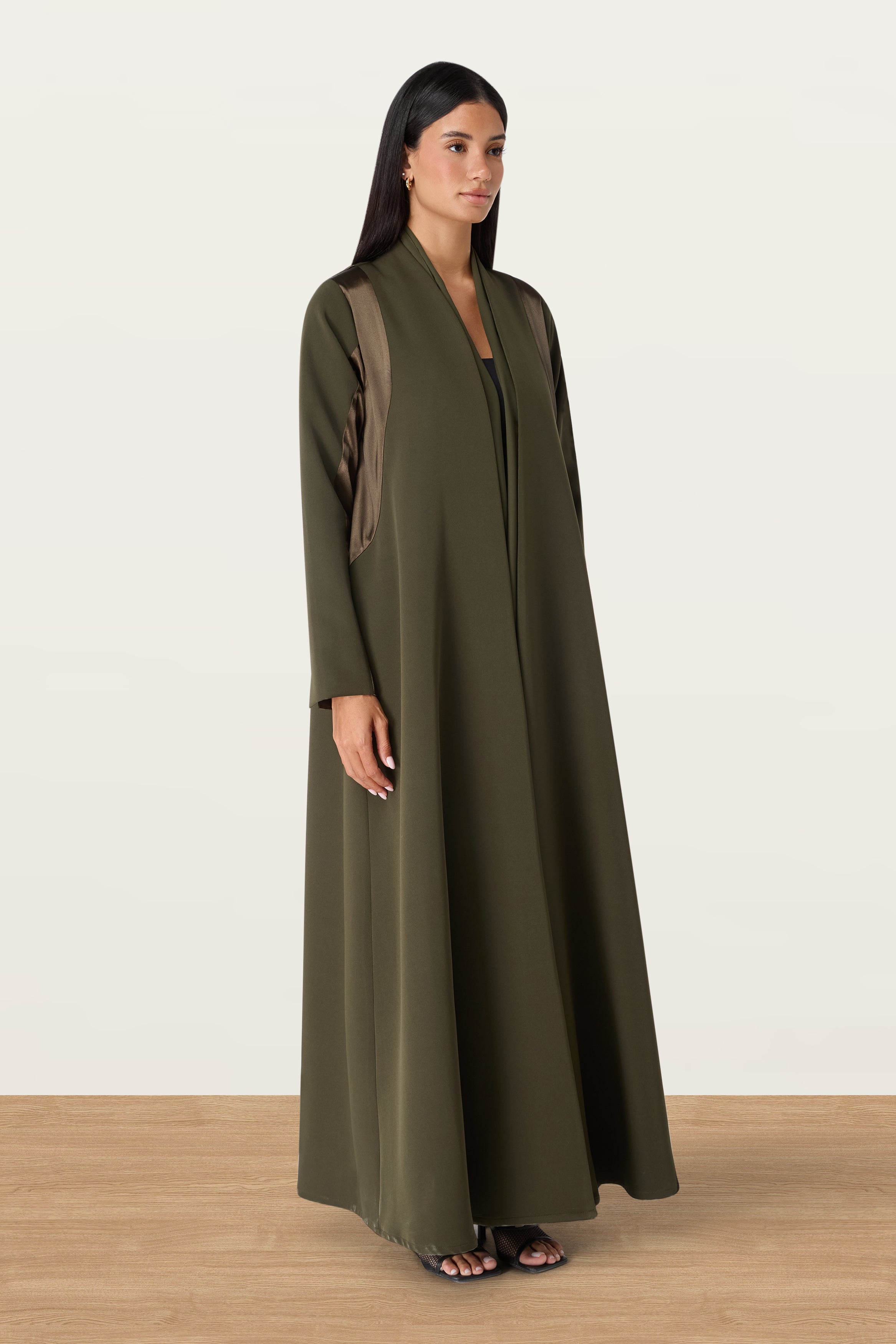 Mila in Olive