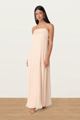 Dana in Peach