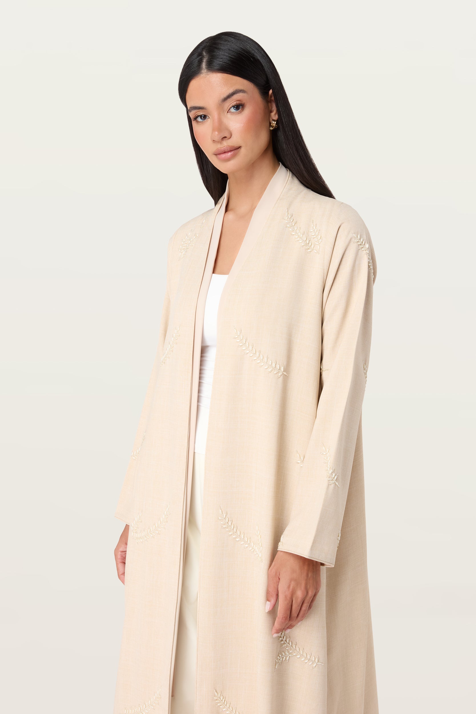 Roudha in Beige